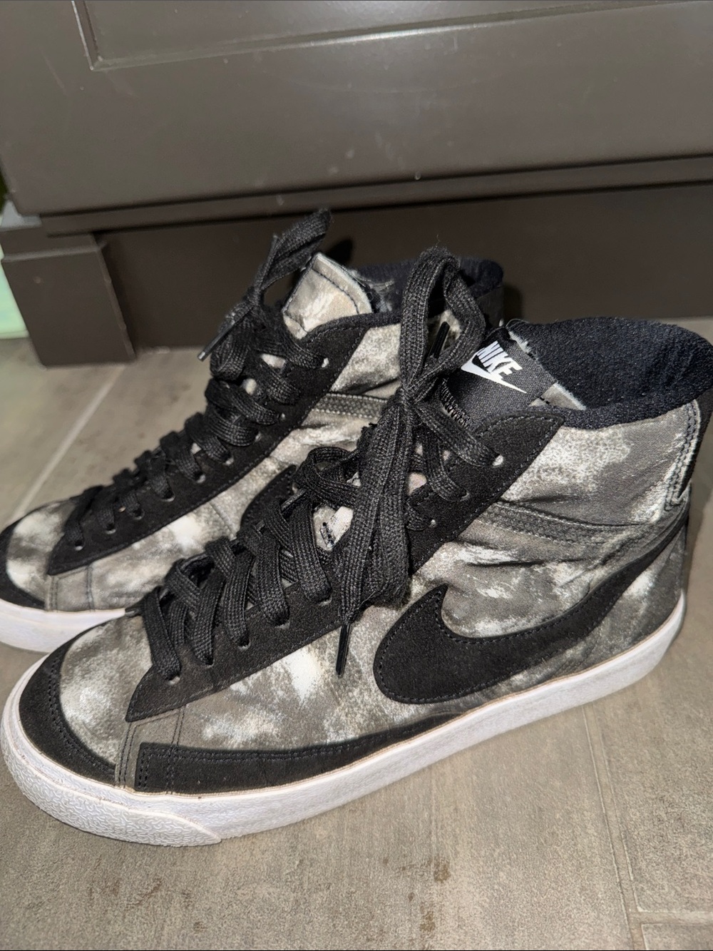 Nike Women's High-Top Sneakers in Black and Gray Tie-Dye